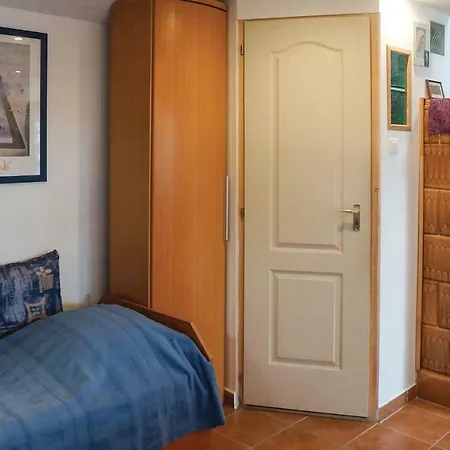 0-bedroom In